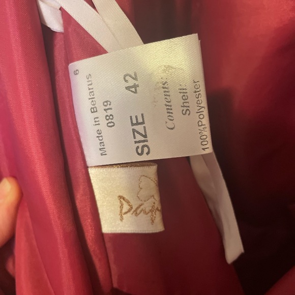 Gorgeous burgundy long gown - Picture 8 of 9